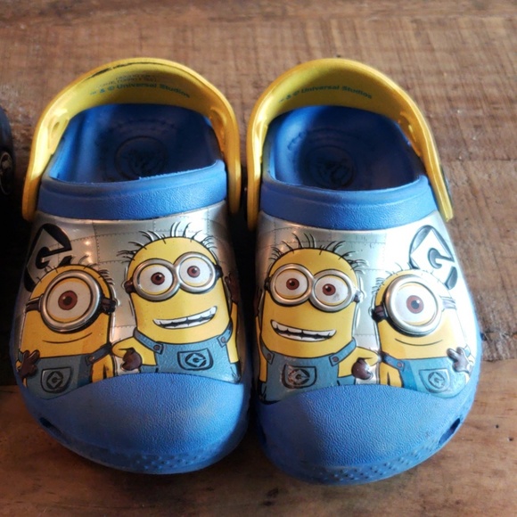 Minion Crocs - Picture 2 of 3